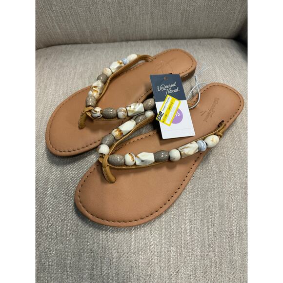 NWT Ladies Universal Thread Tan Cindy Beaded Flip Flops - Size 6.5 - Picture 1 of 4
